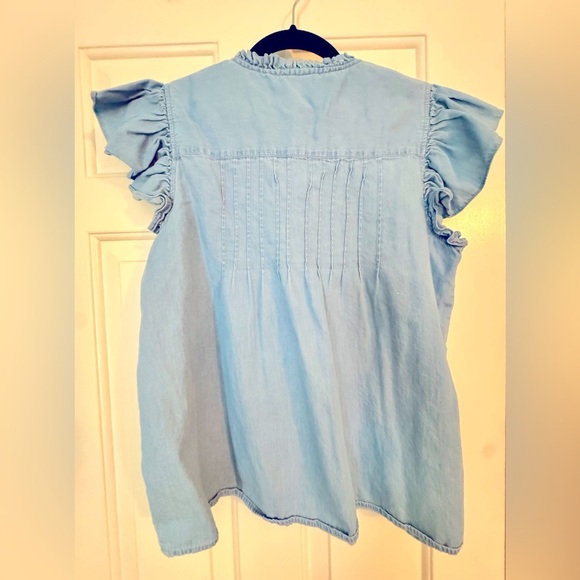 Sail to Sable Sz M Pintuck Chambray Blue Ruffle Sleeve Top - Picture 5 of 6